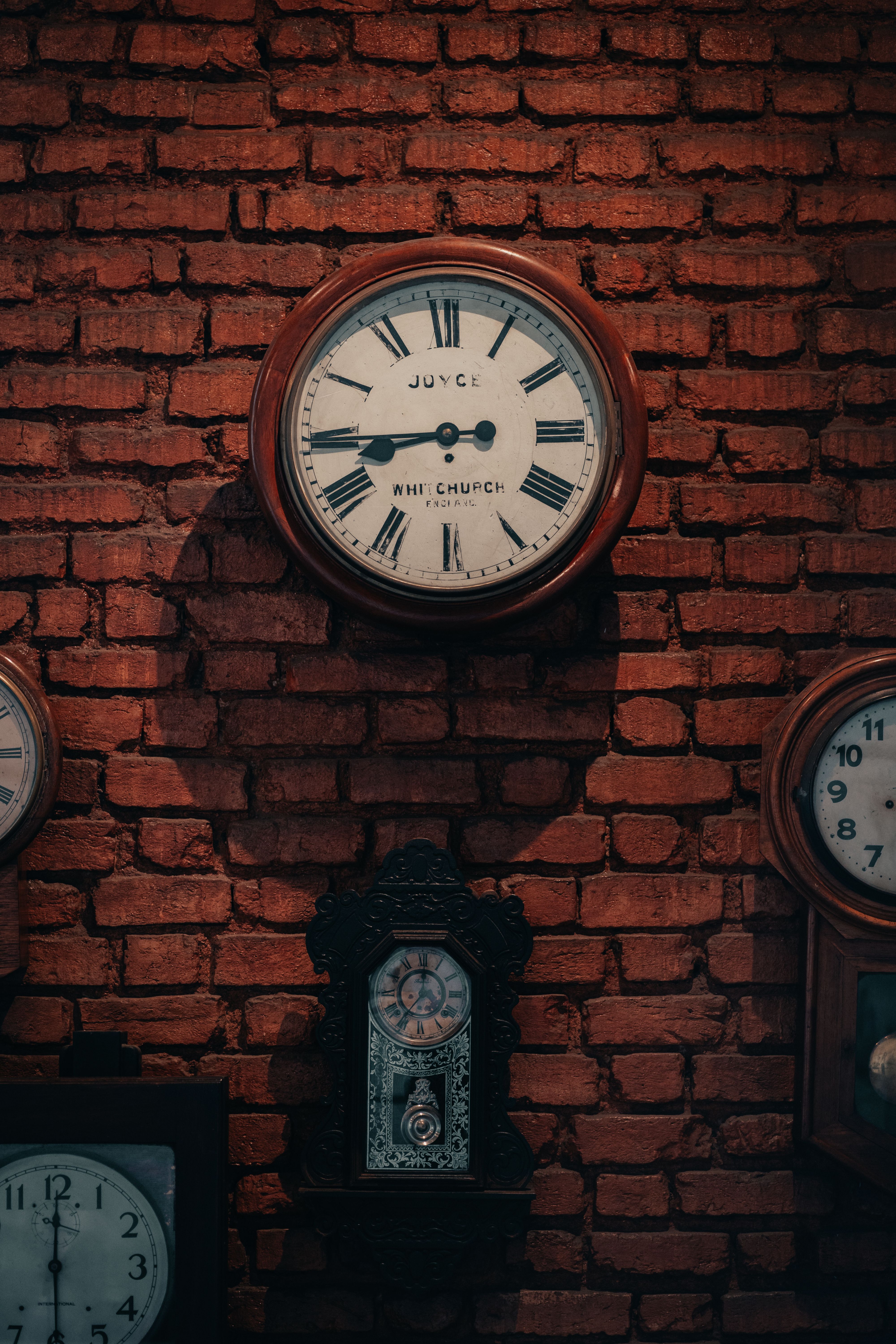 Apprendre la patience : quand Madame Rigide veut contrôler le temps